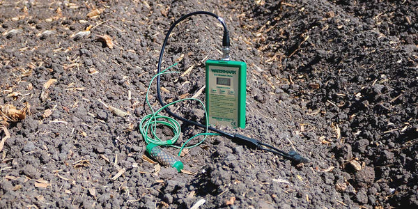 Comprender el potencial matricial del suelo en la agricultura utilizando el medidor de digital Watermark de Irrometer